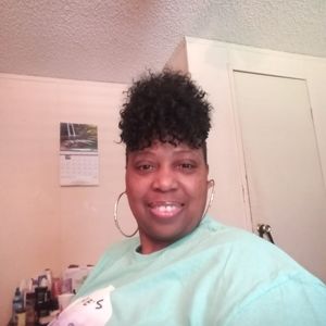 Meet your Posher, Tonya